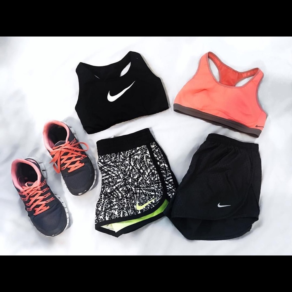 🏃🏼♀️ Athletic Clothing Mystery Box!! 📦 - Picture 5 of 12